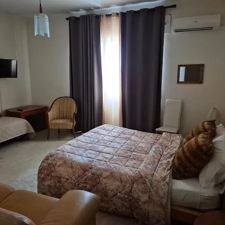بيت ضيافة Turnone